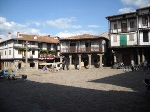 Plaza_Mayor,_La_Alberca